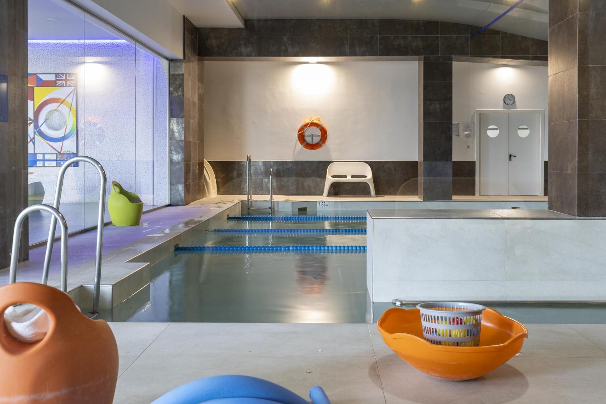 Luxury With Garden In Higueron Huoneisto