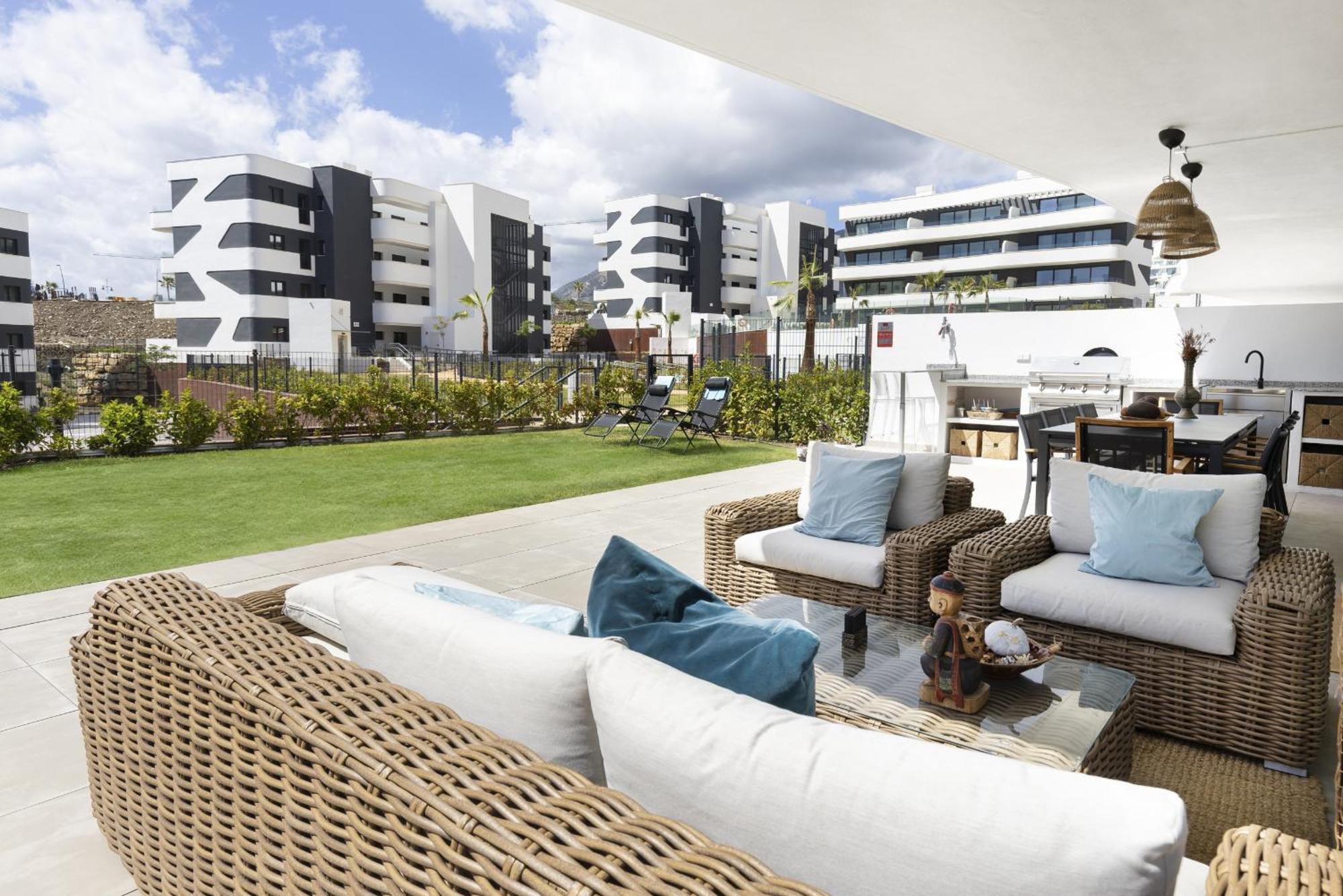 Huoneisto Luxury With Garden In Higueron Fuengirola